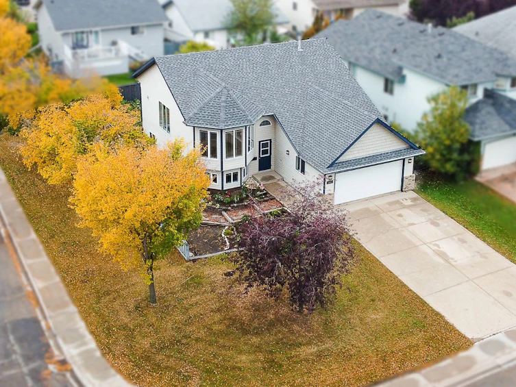 12117 Crystal Lake Drive, Grande Prairie, AB, T8X 1M8