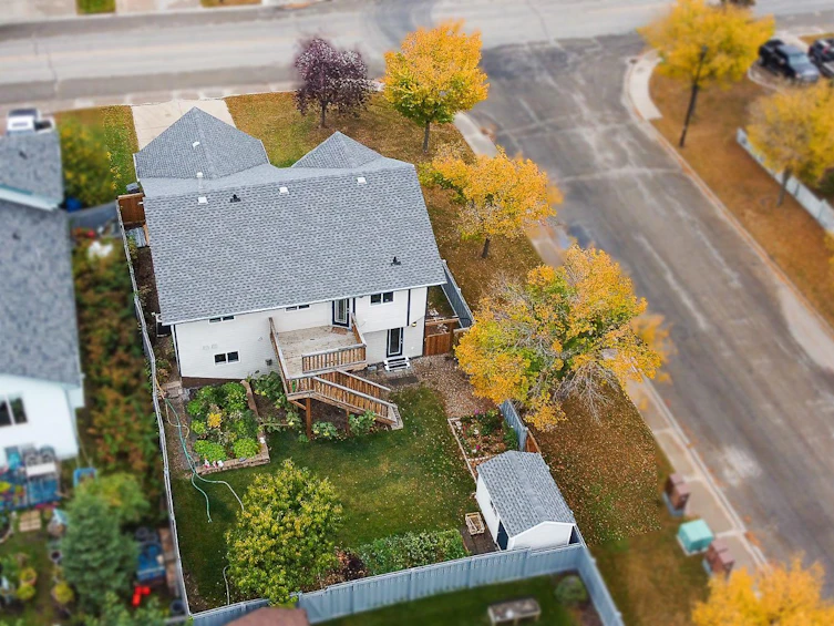 12117 Crystal Lake Drive, Grande Prairie, AB, T8X 1M8 - 48