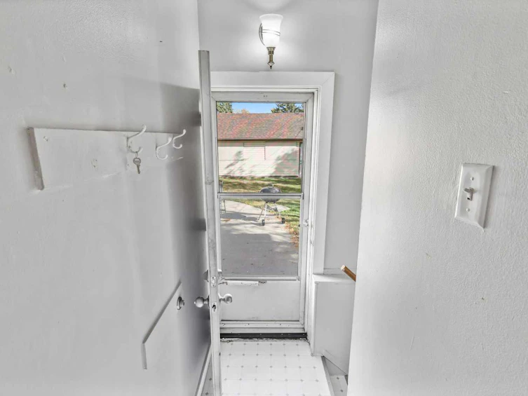 1816 42 Street SE, Calgary, AB, T2B 1E9 - 18