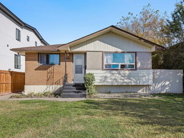 1816 42 Street SE, Calgary, AB, T2B 1E9