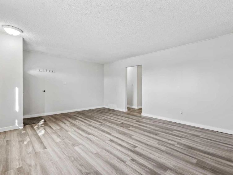 1816 42 Street SE, Calgary, AB, T2B 1E9 - 7