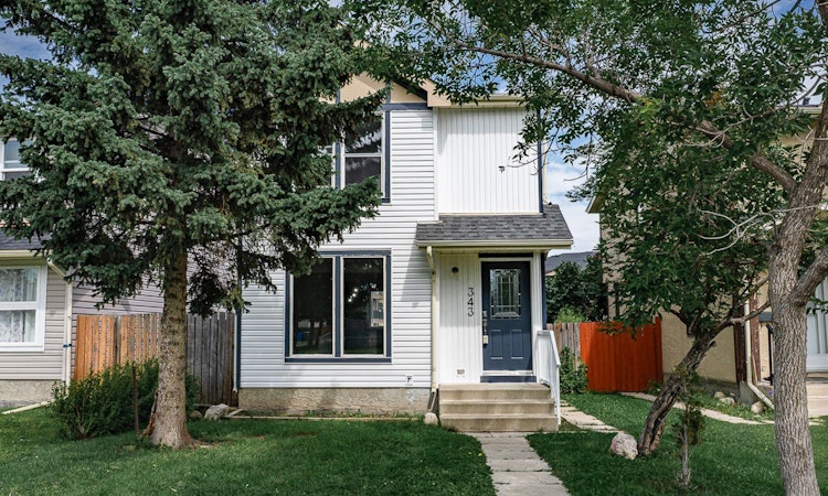 343 Falshire Way NE