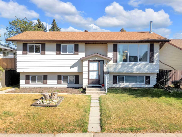 5336 37a Street, Innisfail, AB, T4G 1E5