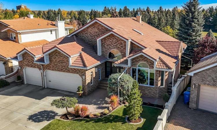 63 Varsity Ridge Terrace NW