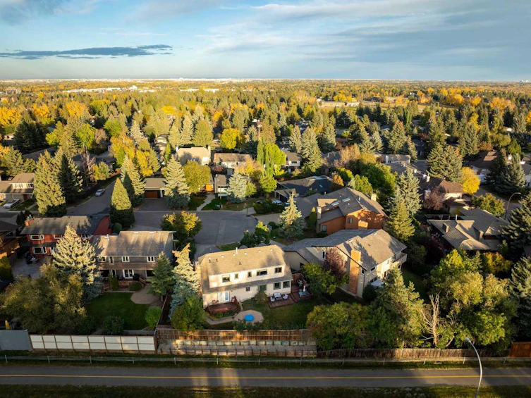 39 Canova Close SW, Calgary, AB, T2W 3P7 - 39
