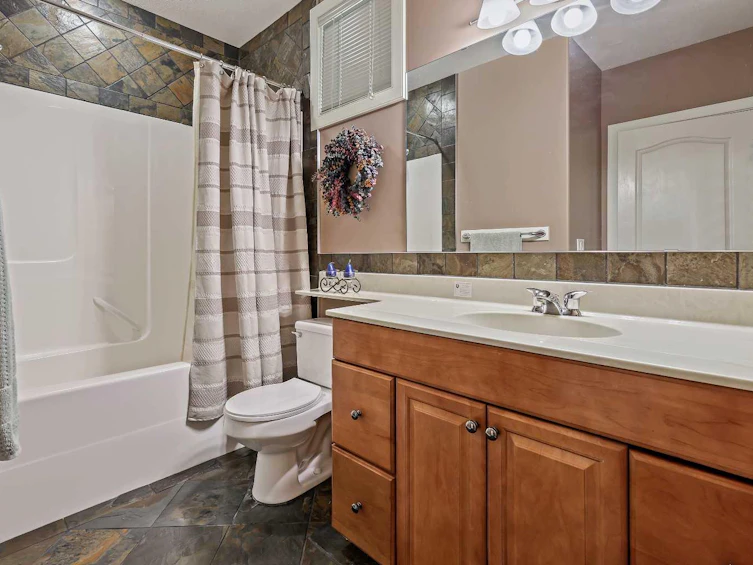 209 Discovery Ridge Way SW, Calgary, AB, T3H 5G2 - 37
