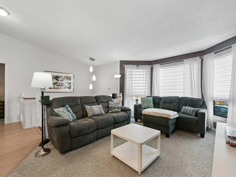 60 Ventura Road NE, Calgary, AB, T2E 8E9 - 6