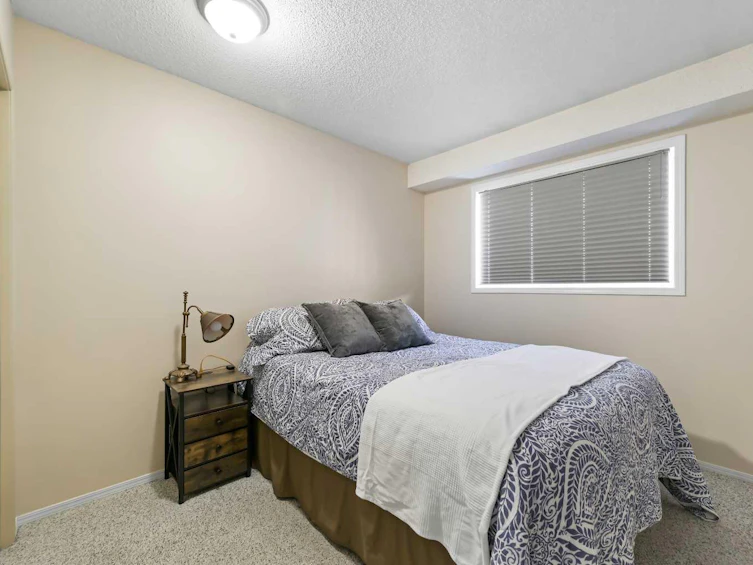 60 Ventura Road NE, Calgary, AB, T2E 8E9 - 9