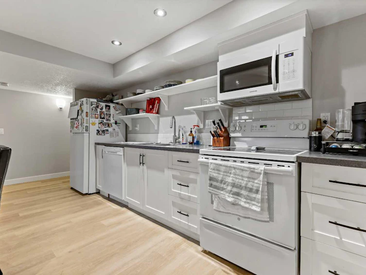 2003 117 Avenue SW, Calgary, AB, T2W 2Y7 - 32