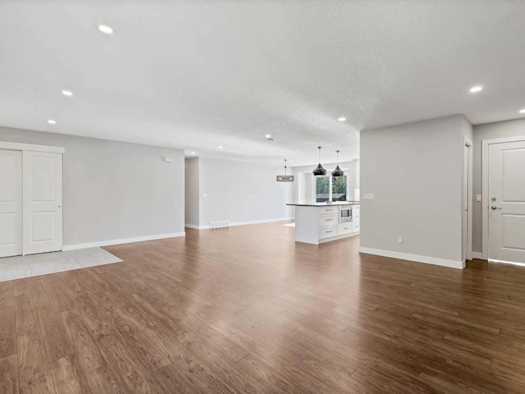 2003 117 Avenue SW, Calgary, AB, T2W 2Y7 - 13