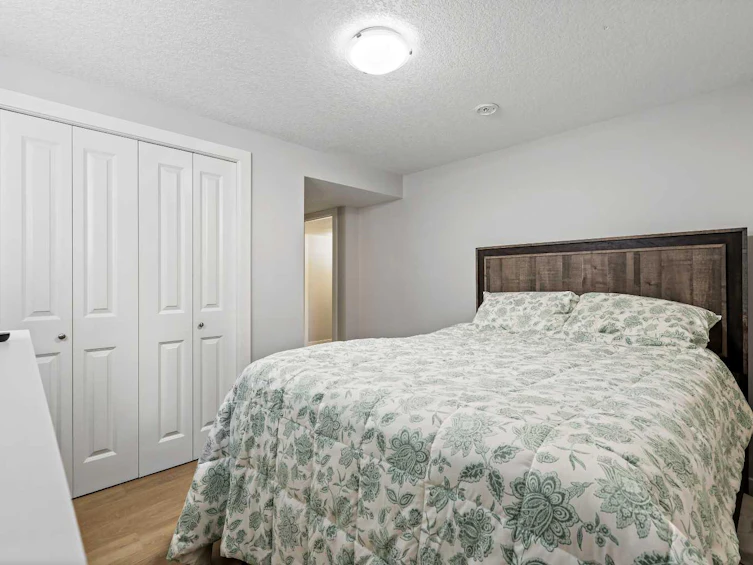 2003 117 Avenue SW, Calgary, AB, T2W 2Y7 - 38