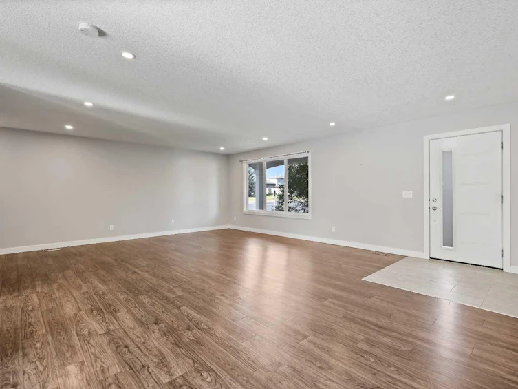 2003 117 Avenue SW, Calgary, AB, T2W 2Y7 - 5