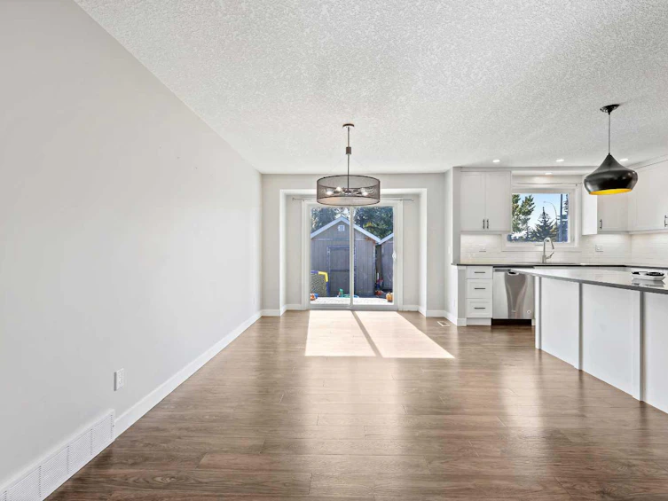 2003 117 Avenue SW, Calgary, AB, T2W 2Y7 - 19