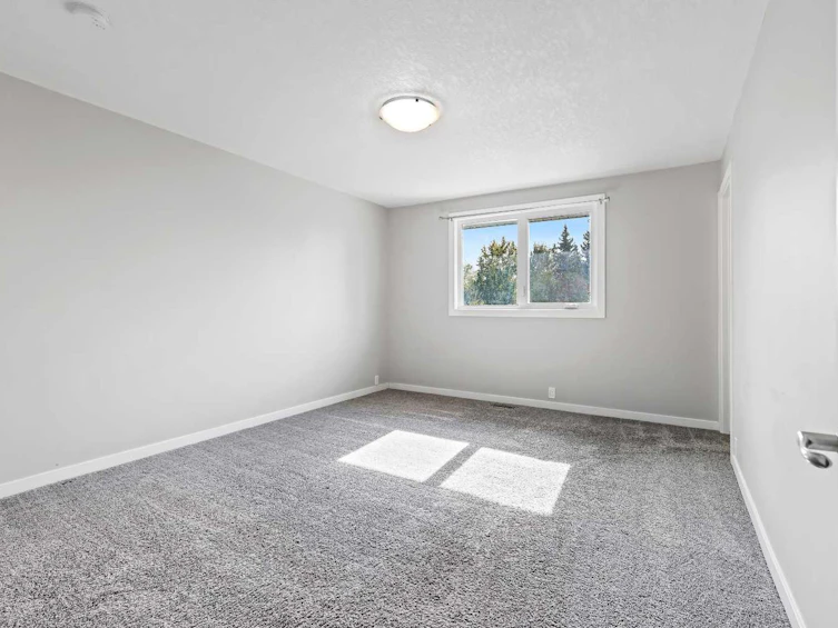 2003 117 Avenue SW, Calgary, AB, T2W 2Y7 - 23