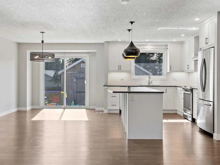 2003 117 Avenue SW, Calgary, AB, T2W 2Y7 - 11