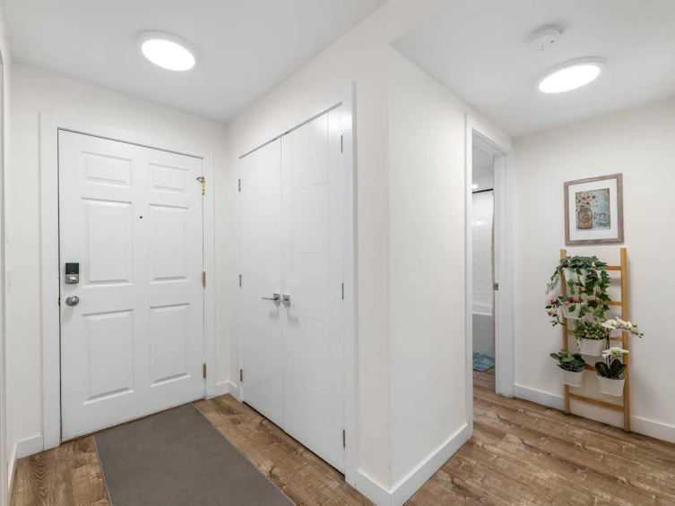 1-2212 34 Avenue SW, Calgary, AB, T2T 2C6 - 2