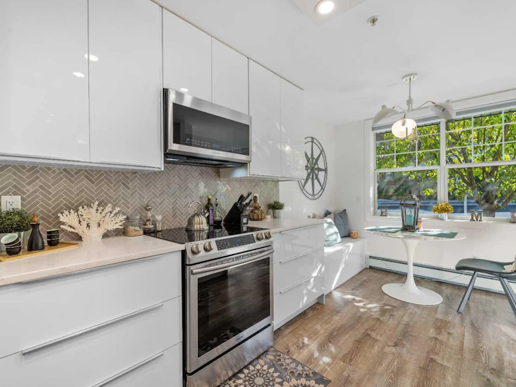 1-2212 34 Avenue SW, Calgary, AB, T2T 2C6