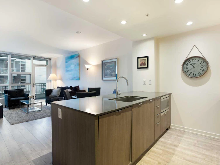 205-51 Waterfront Mews SW, Calgary, AB, T2P 0X3 - 3