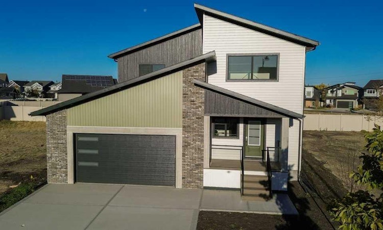 62 Eaton Crescent