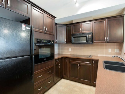 217-60 Royal Oak Plaza NW - 5