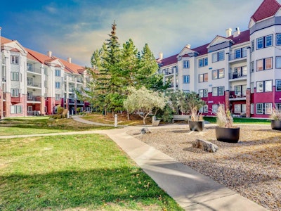 217-60 Royal Oak Plaza NW - 2