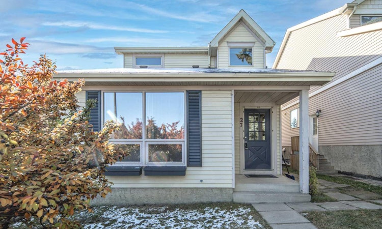 27 Strathearn Crescent SW