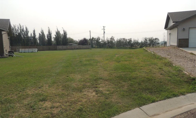 505 5th Street Close N