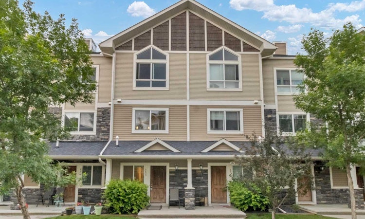 112 Skyview Ranch Gardens NE