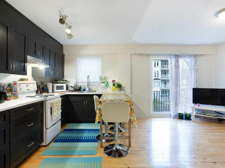 302-1027 12 Avenue SW, Calgary, AB, T2R 0J5