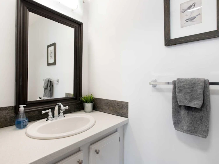 5248 19 Avenue NW, Calgary, AB, T3B 0T2 - 16