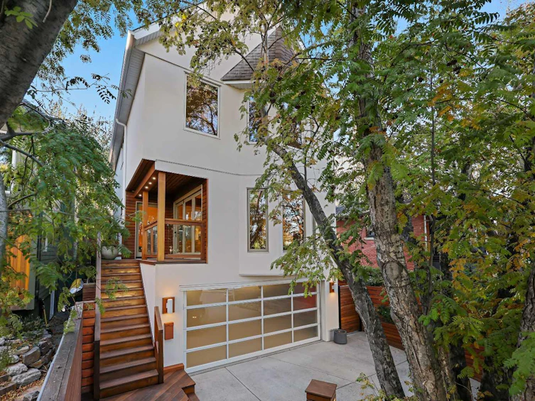 2211 19 Street SW, Calgary, AB, T2T 4X1