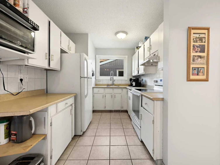 7 Falbury Crescent NE, Calgary, AB, T3J 1H8 - 10