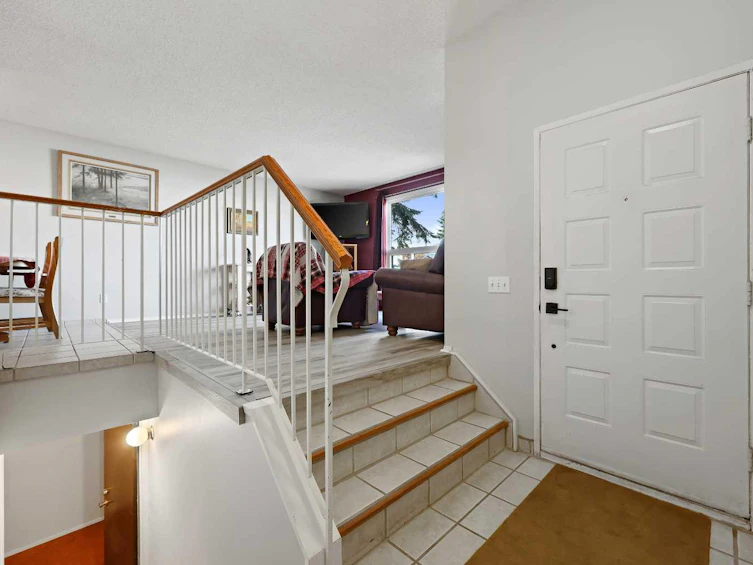 7 Falbury Crescent NE, Calgary, AB, T3J 1H8 - 4