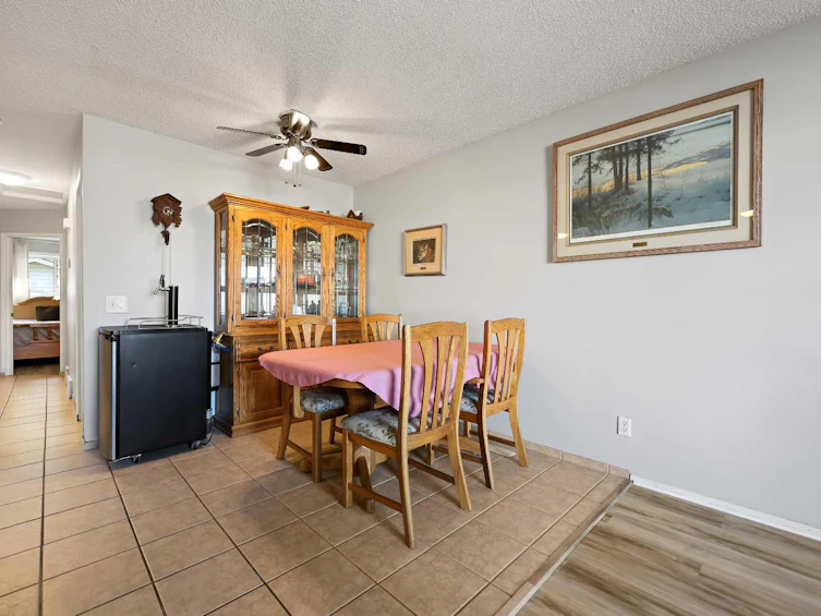 7 Falbury Crescent NE, Calgary, AB, T3J 1H8 - 8