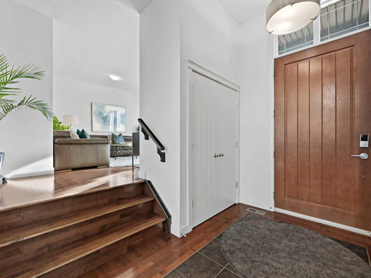 129 Springbluff Boulevard SW, Calgary, AB, T3H 0N3 - 4