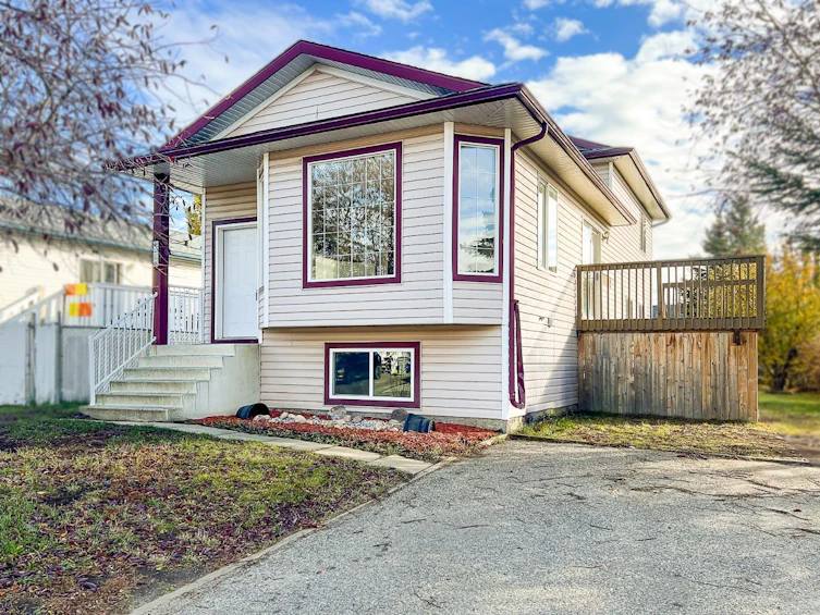 9019 66 Avenue, Grande Prairie, AB, T8W 2K3