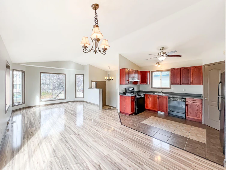 9019 66 Avenue, Grande Prairie, AB, T8W 2K3 - 9