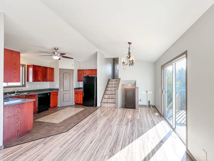 9019 66 Avenue, Grande Prairie, AB, T8W 2K3 - 7