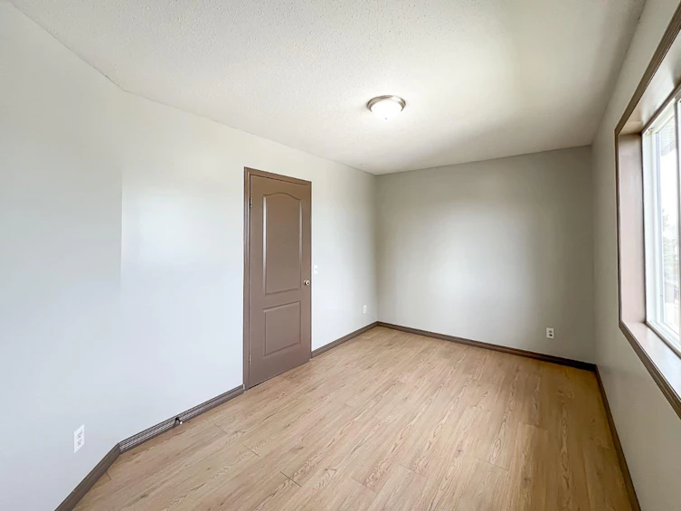9019 66 Avenue, Grande Prairie, AB, T8W 2K3 - 18