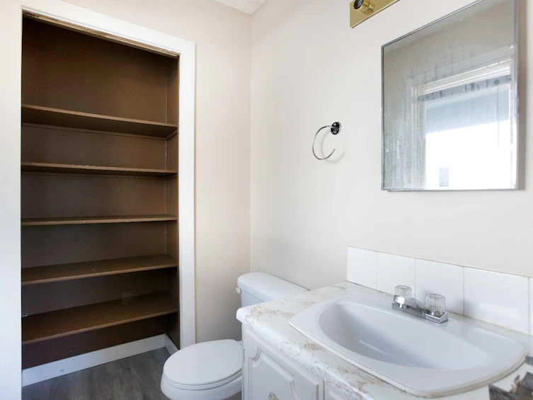 4004 79 Street NW, Calgary, AB, T3B 2N8 - 10