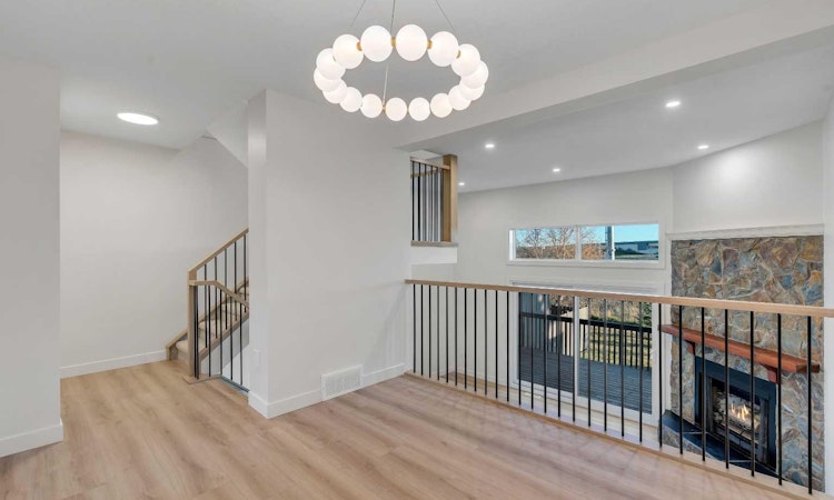 64-23 Glamis Drive SW