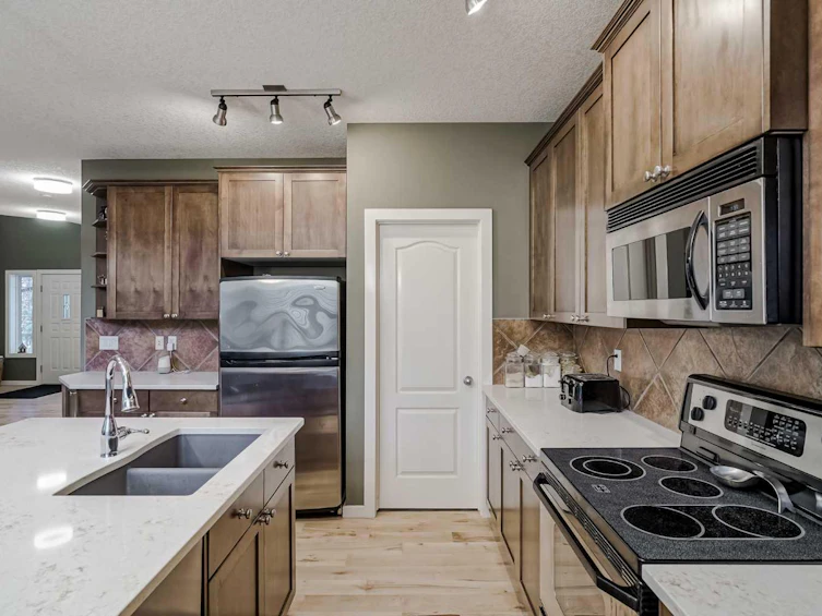 48 Chapala Square SE, Calgary, AB, T2X 3T7 - 9