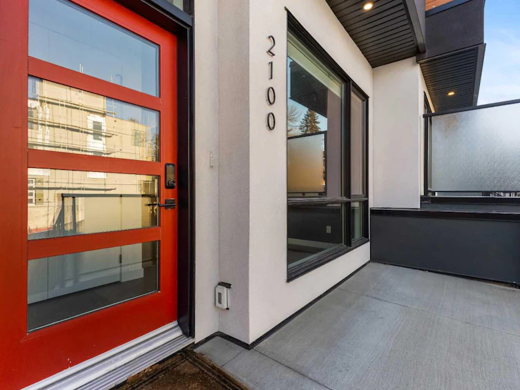 2100 17a Street SW, Calgary, AB, T2T 4R8 - 3