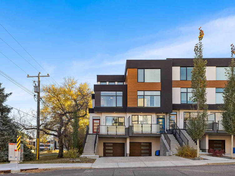 2100 17a Street SW, Calgary, AB, T2T 4R8 - 2