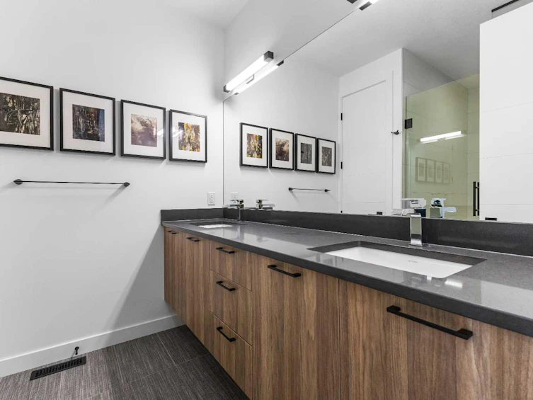 2100 17a Street SW, Calgary, AB, T2T 4R8 - 24