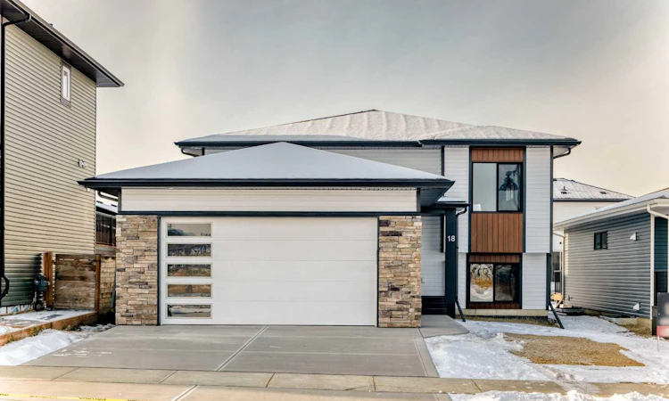 18 Tagish Avenue