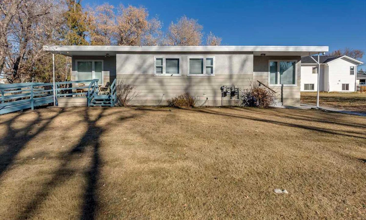 5218 & 5216 56 Ave