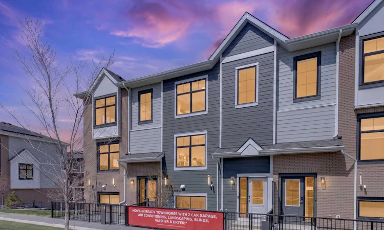 402-185 Mahogany Gardens SE