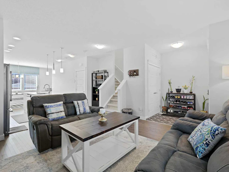 653 Redstone Drive NE, Calgary, AB, T3N 1L1 - 5