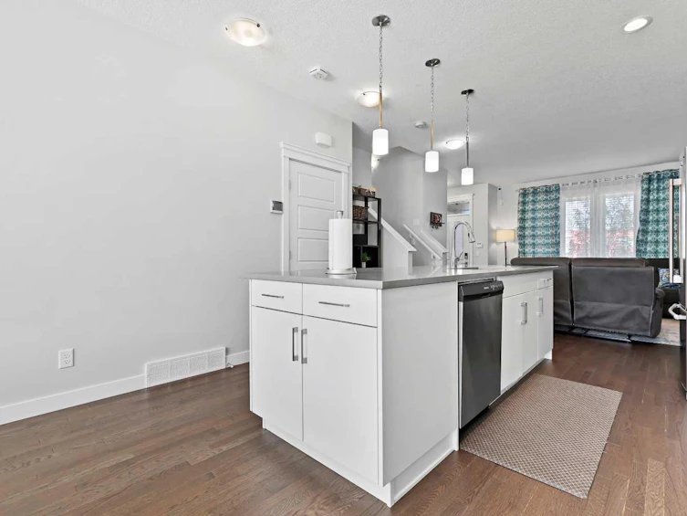 653 Redstone Drive NE, Calgary, AB, T3N 1L1 - 6
